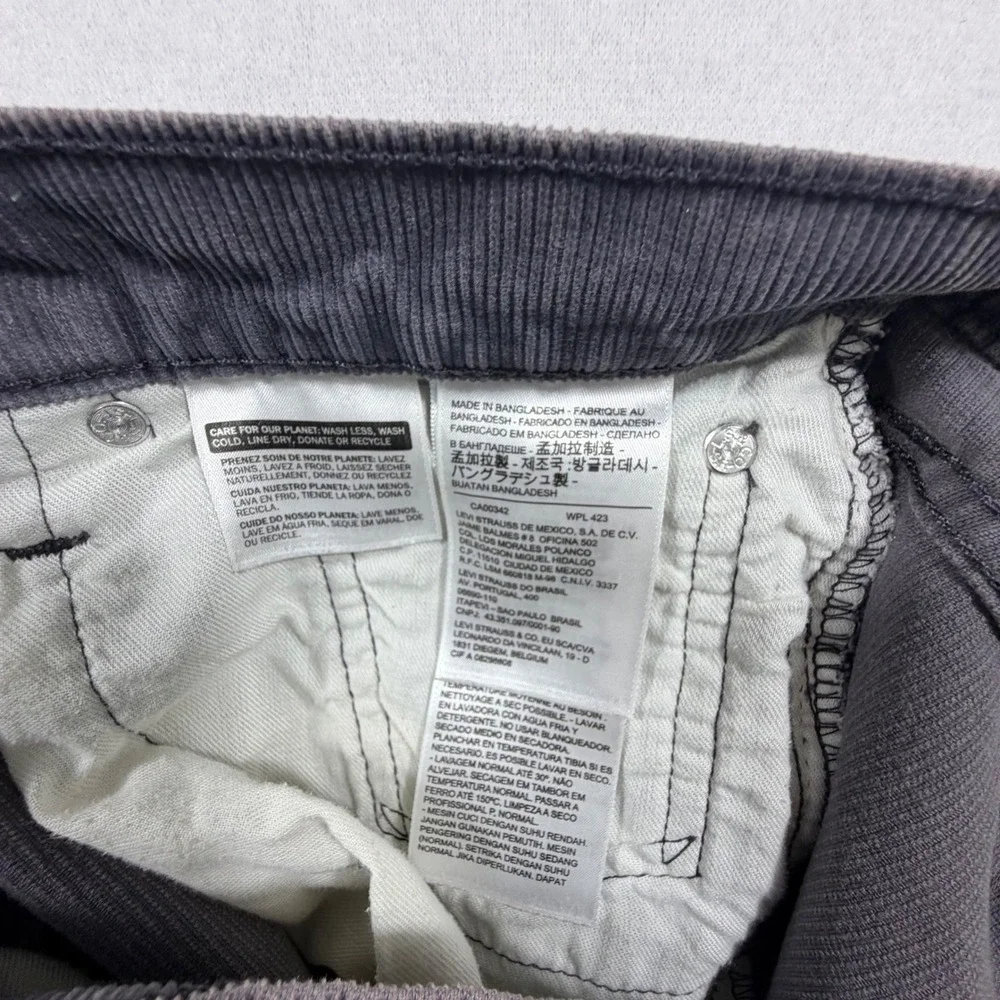 Levis 502 Regular Taper Corduroy Pants Mens 33x30 Charcoal Gray 29507-0288